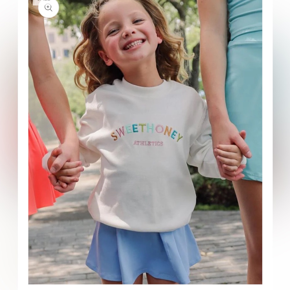 NWT Sweet Honey Logo Sweatshirt, size 4T